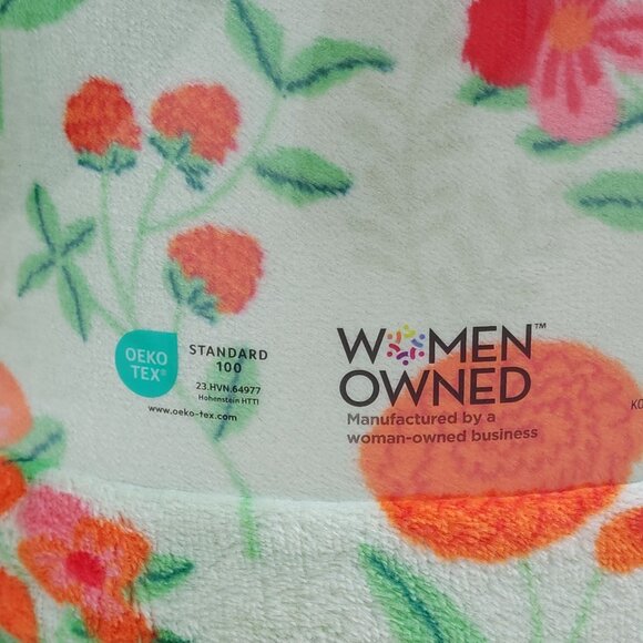 The Big One Oversized Plush Throw Blanket 5'x6' Floral Spring FLowers - Picture 7 of 10